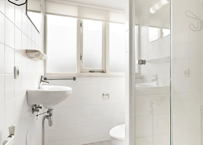 By Water Near Rotterdam * Simonshaven