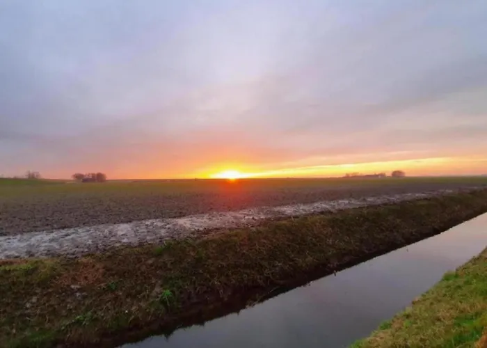Сasa de vacaciones By Water Near Rotterdam