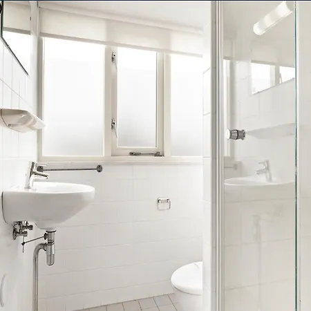 By Water Near Rotterdam * Simonshaven