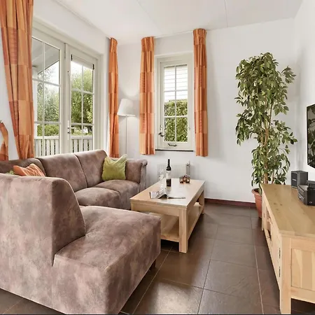 By Water Near Rotterdam Semesterbostad Simonshaven