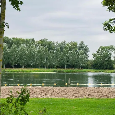 By Water Near Rotterdam Semesterbostad *